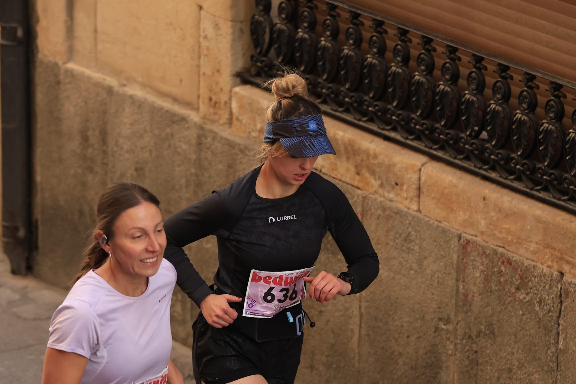 La VIII Carrera y Marcha contra la Violencia de Género de Salamanca, en imágenes