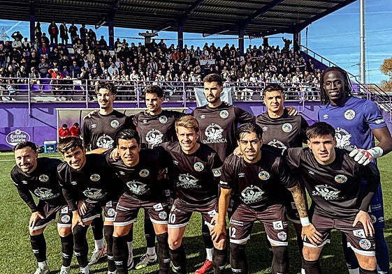 Once inicial del Salamanca UDS en el Anexo al José Zorilla, con los aficionados salmantinos en las gradas.