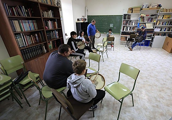 Taller de Cultura Tradicional de Flautín y Tamboril