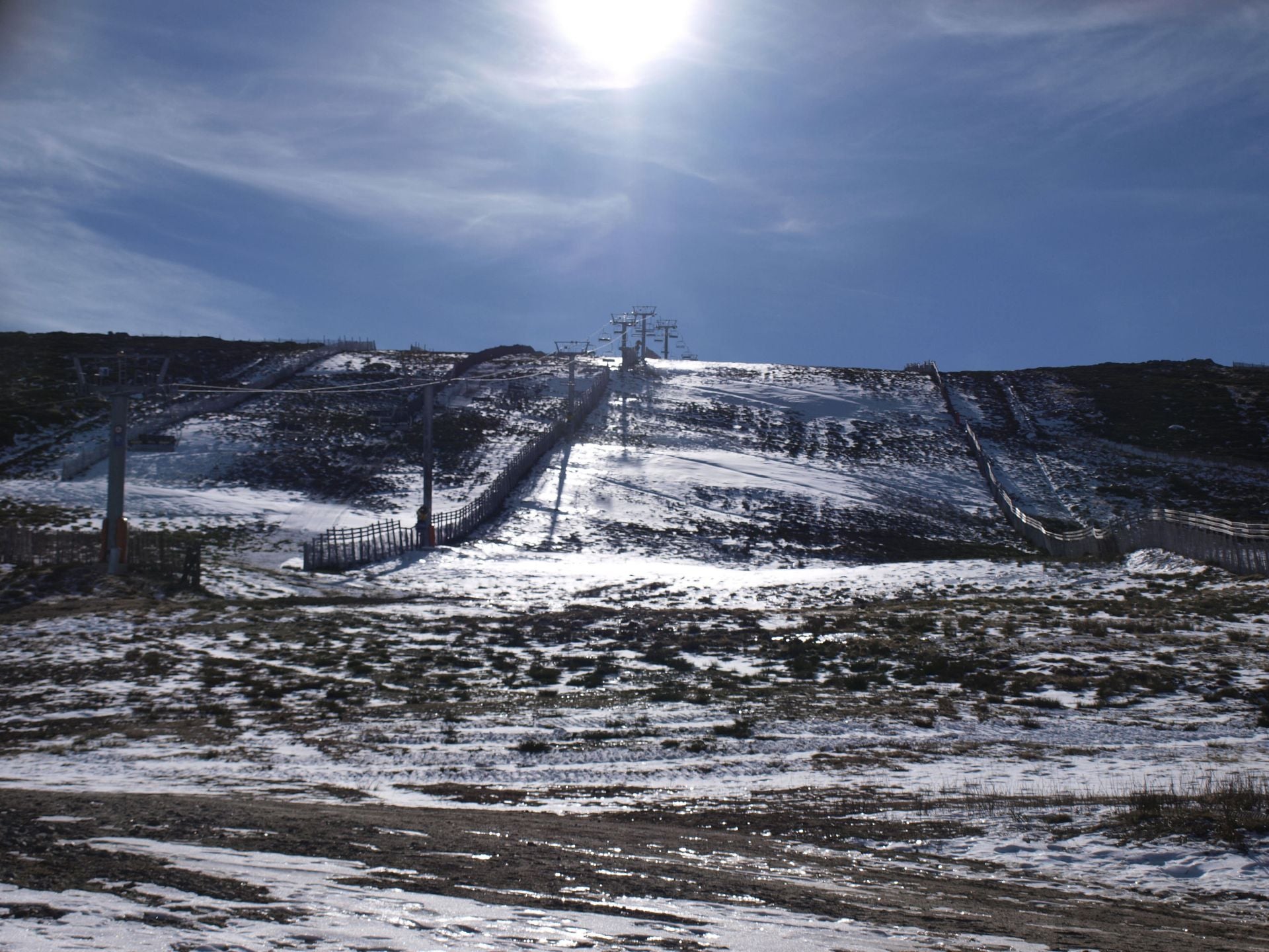 Pistas centrales de la estación de esquí de La Covatilla.