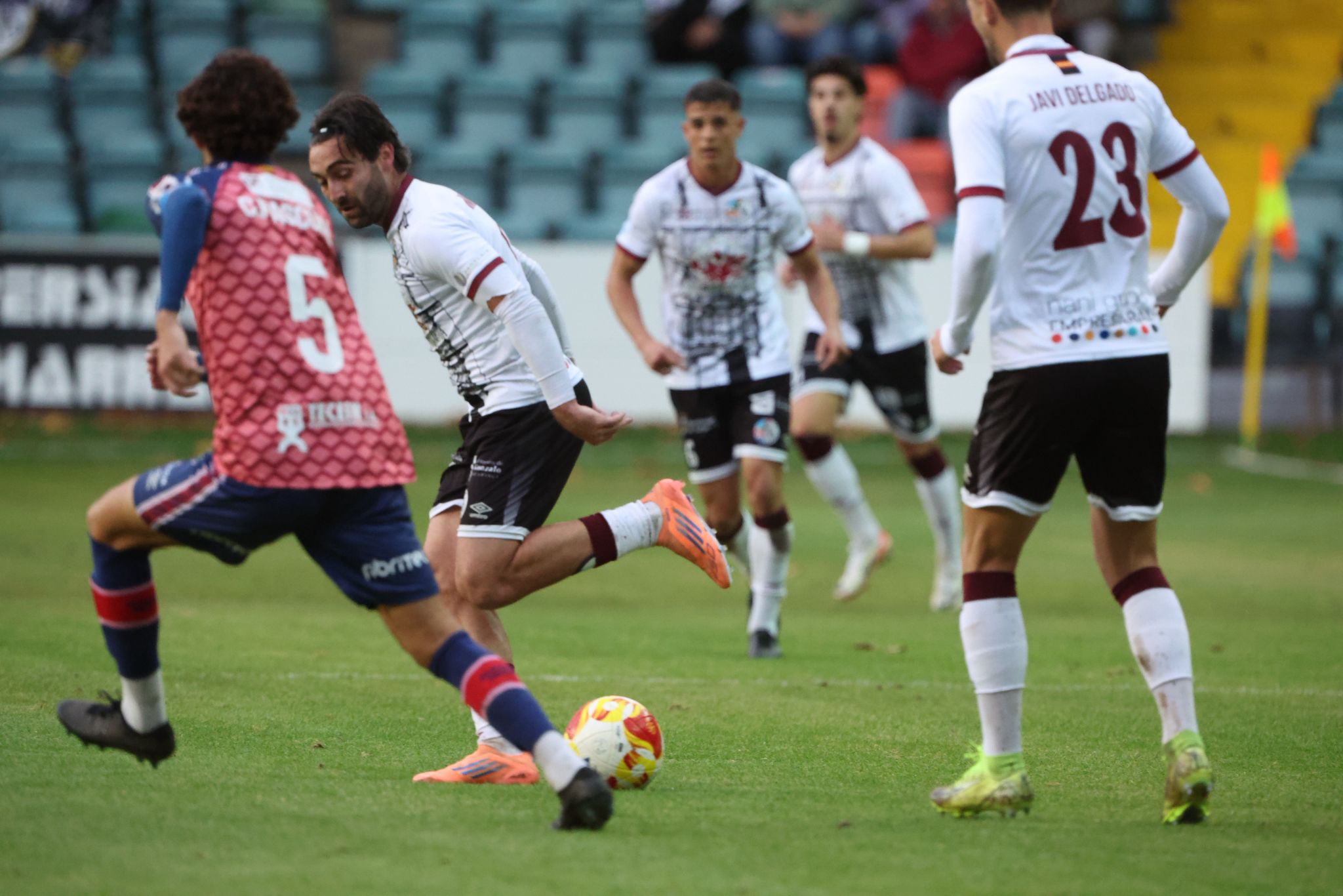 El Salamanca CF UDS pierde ante un rival directo en la lucha por los puests de play off