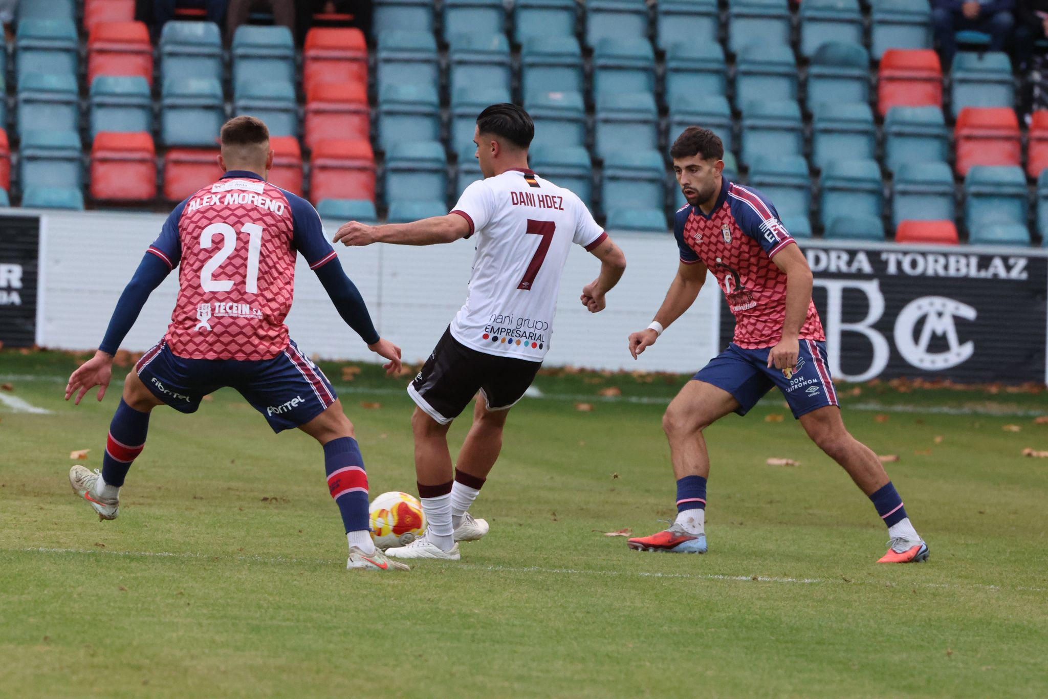 El Salamanca CF UDS pierde ante un rival directo en la lucha por los puests de play off
