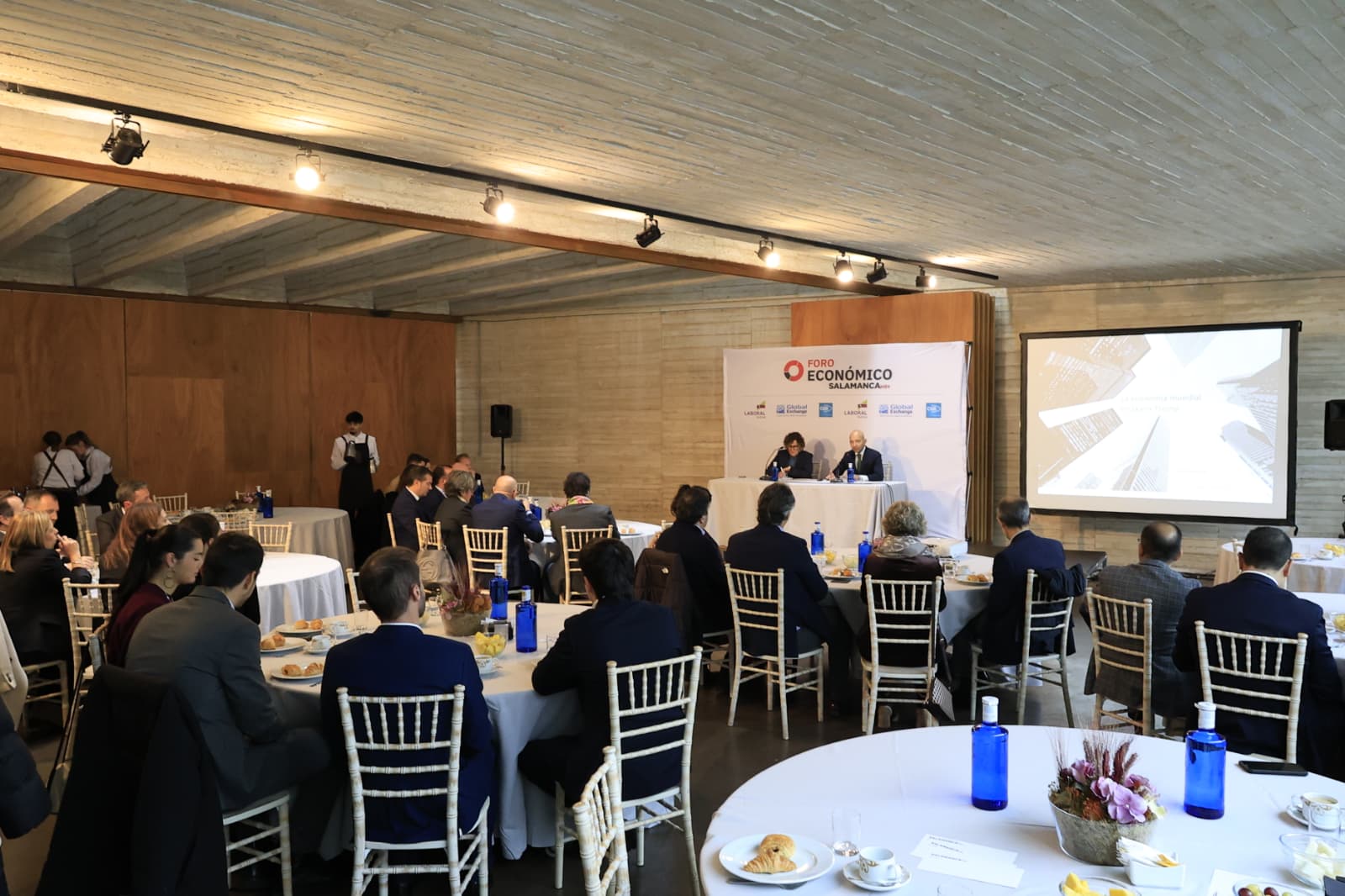El foro económico de Salamancahoy, en imágenes