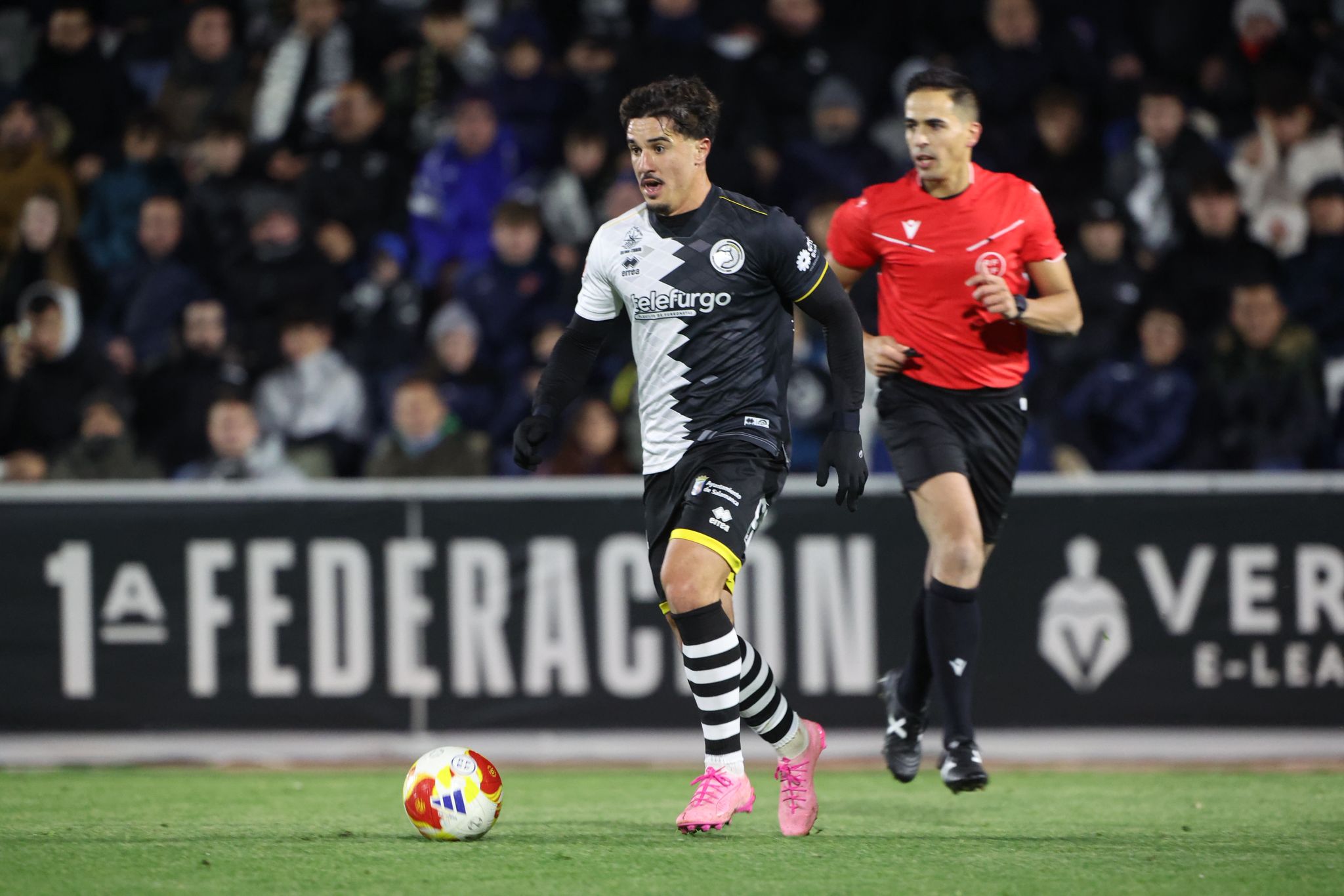 El partido entre Unionistas y el Real Madrid Castilla, en imágenes