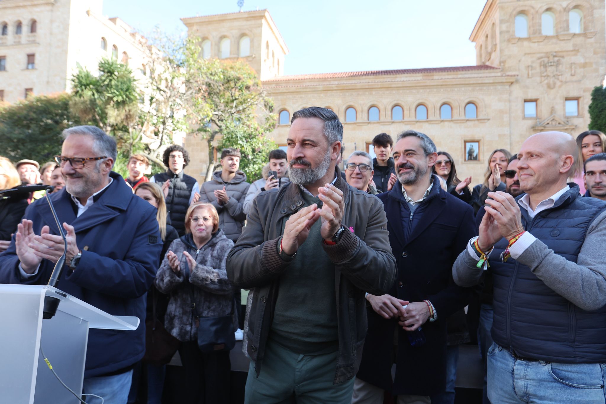 El acto de Santiago Abascal, líder de Vox, en Salamanca, en imágenes