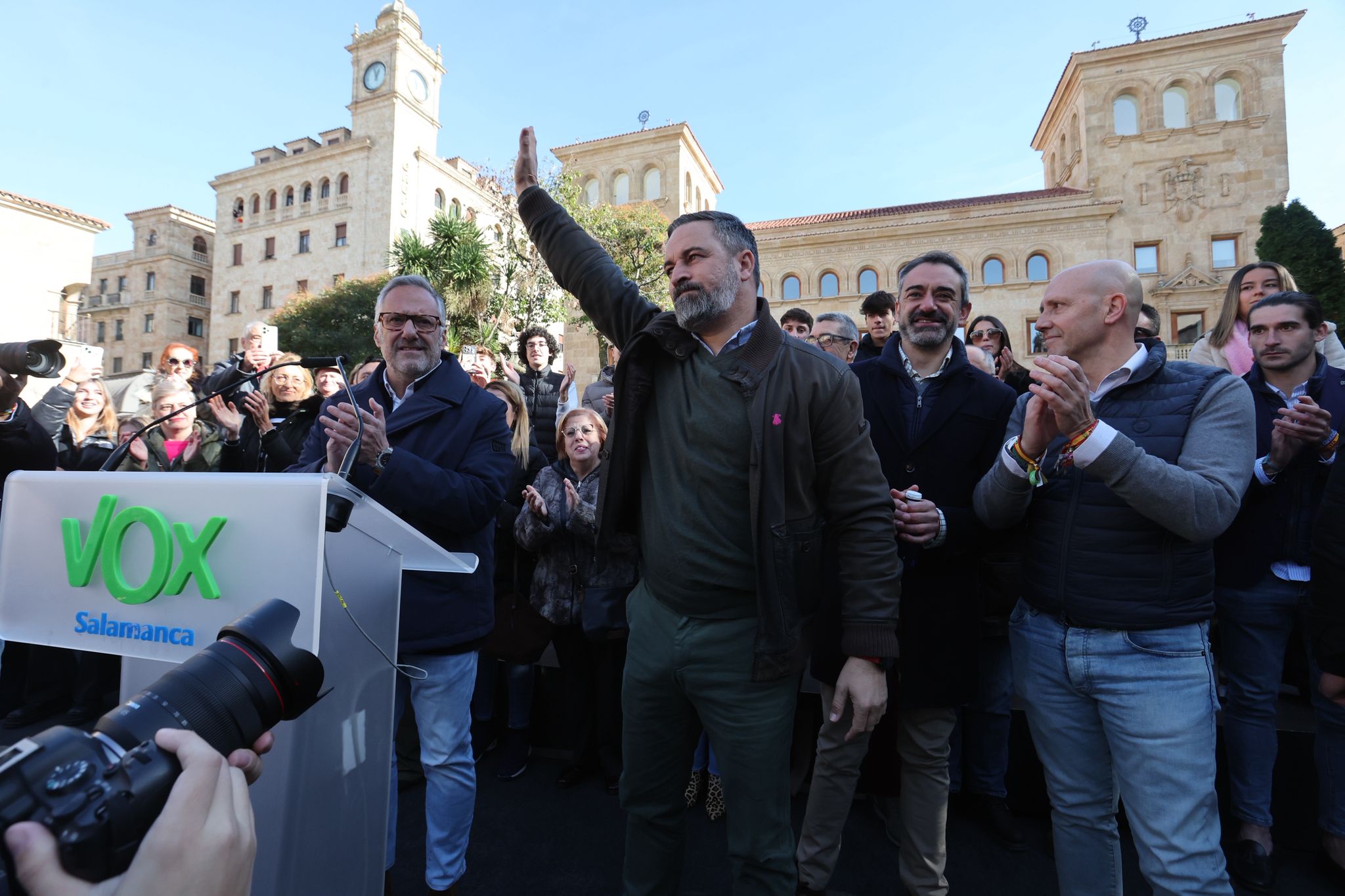 El acto de Santiago Abascal, líder de Vox, en Salamanca, en imágenes