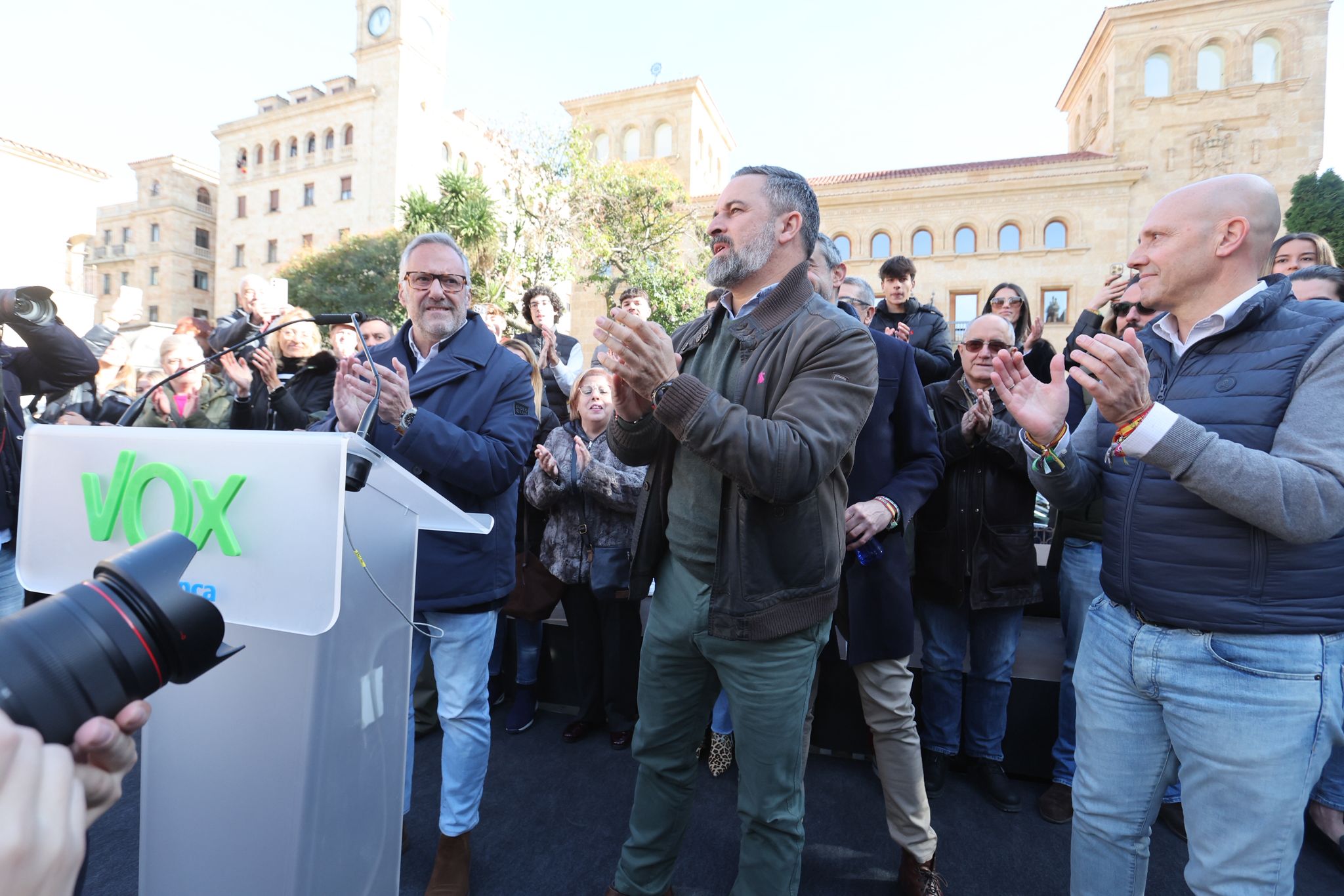 El acto de Santiago Abascal, líder de Vox, en Salamanca, en imágenes