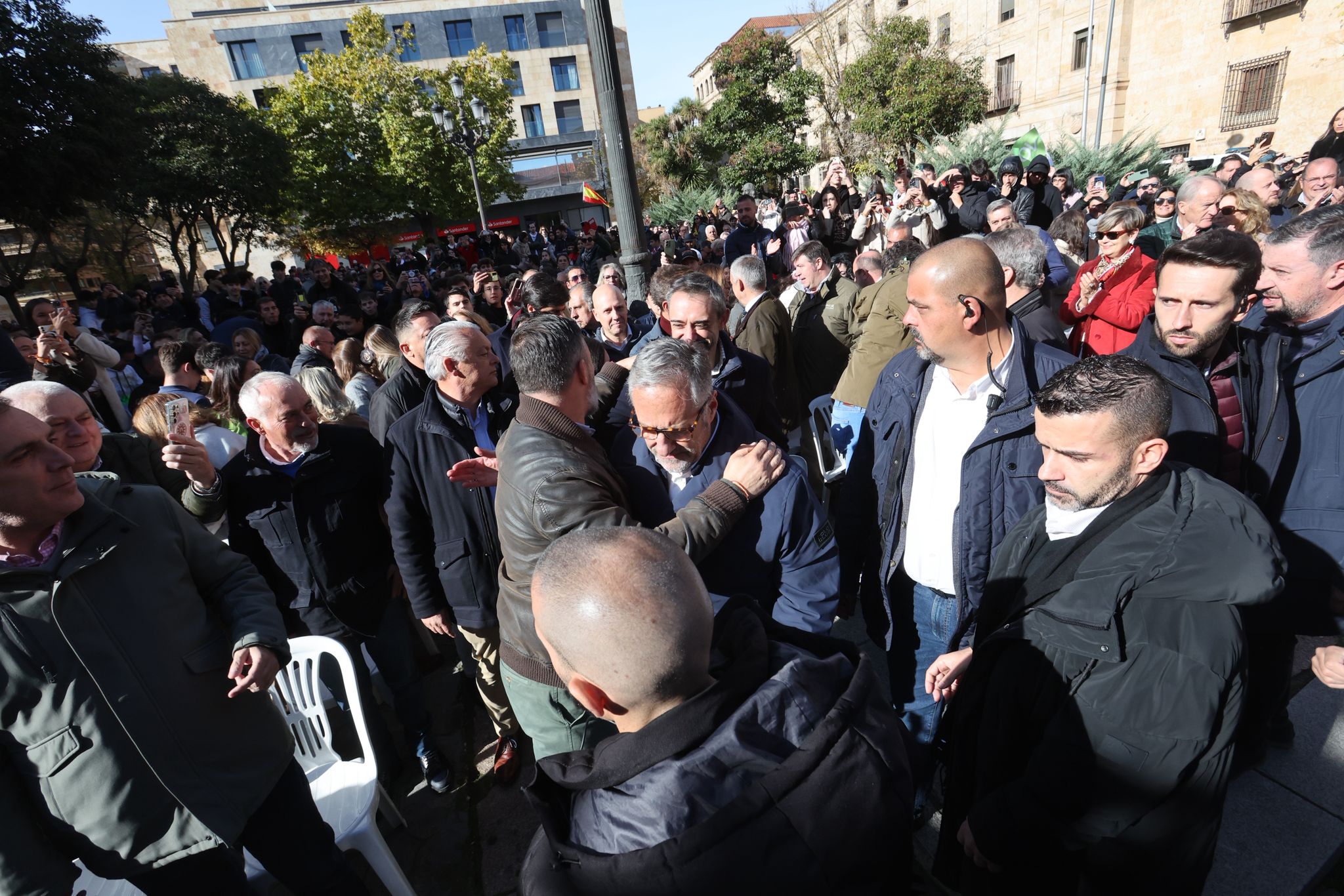El acto de Santiago Abascal, líder de Vox, en Salamanca, en imágenes