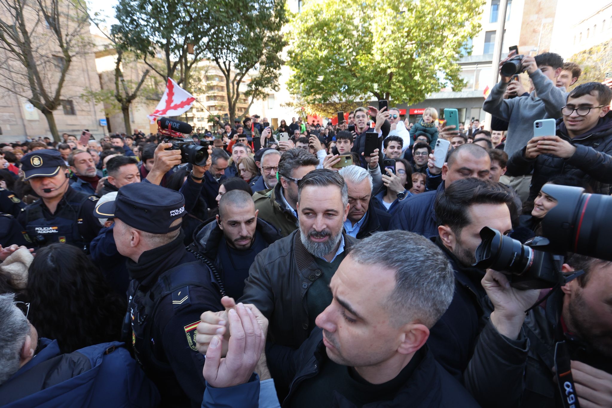 El acto de Santiago Abascal, líder de Vox, en Salamanca, en imágenes