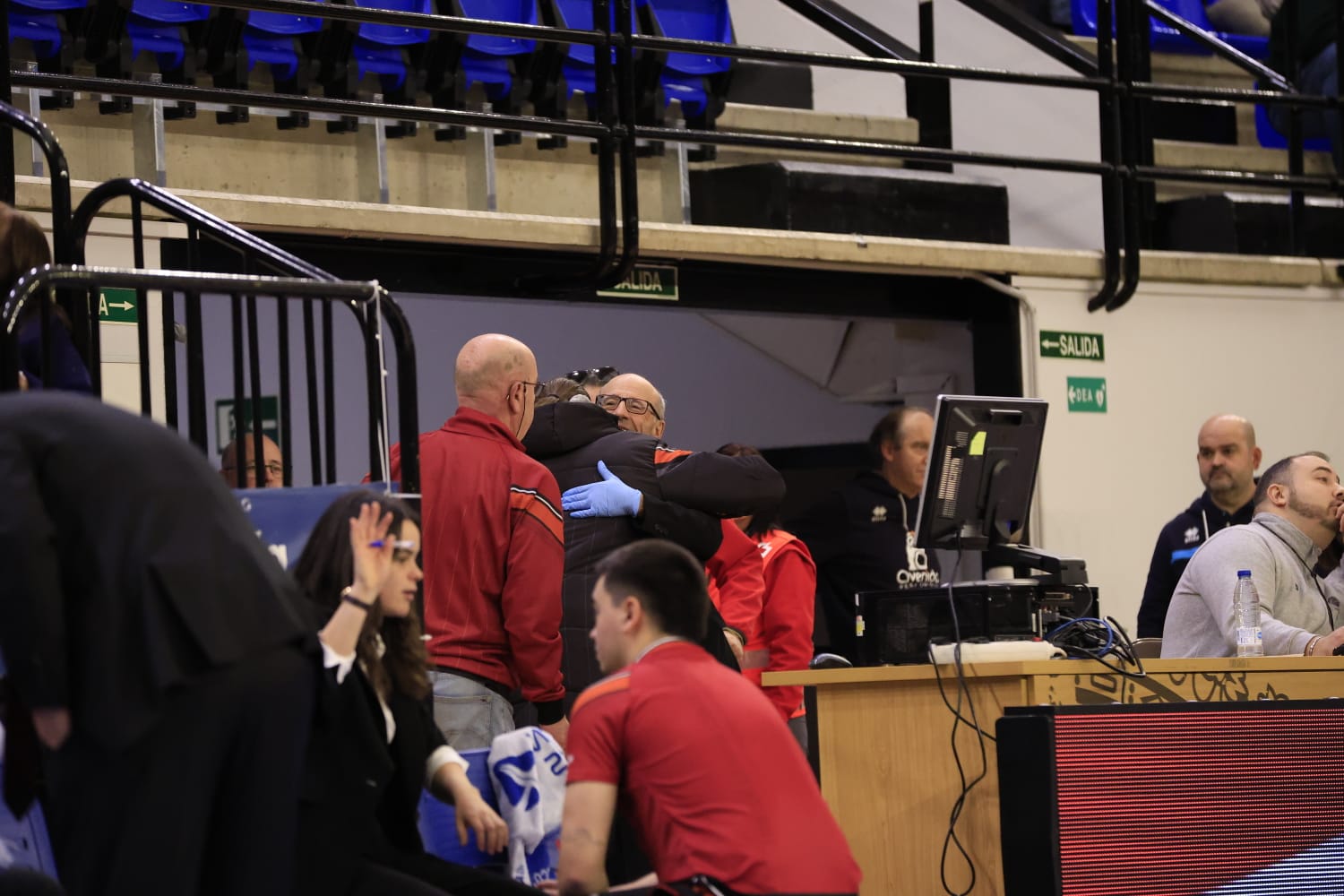 El partido Avenida - Lointek Gernika, en imágenes