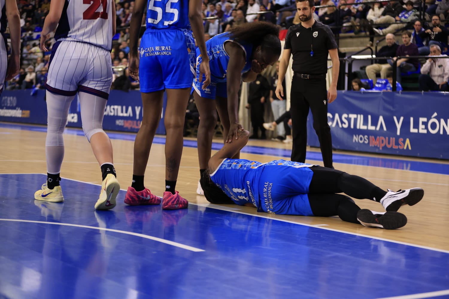 El partido Avenida - Lointek Gernika, en imágenes