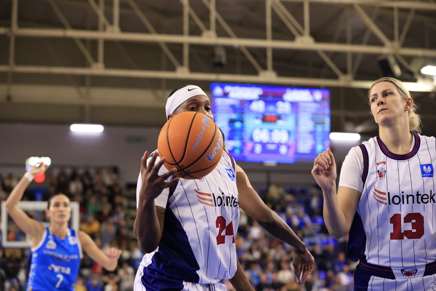 El partido Avenida - Lointek Gernika, en imágenes