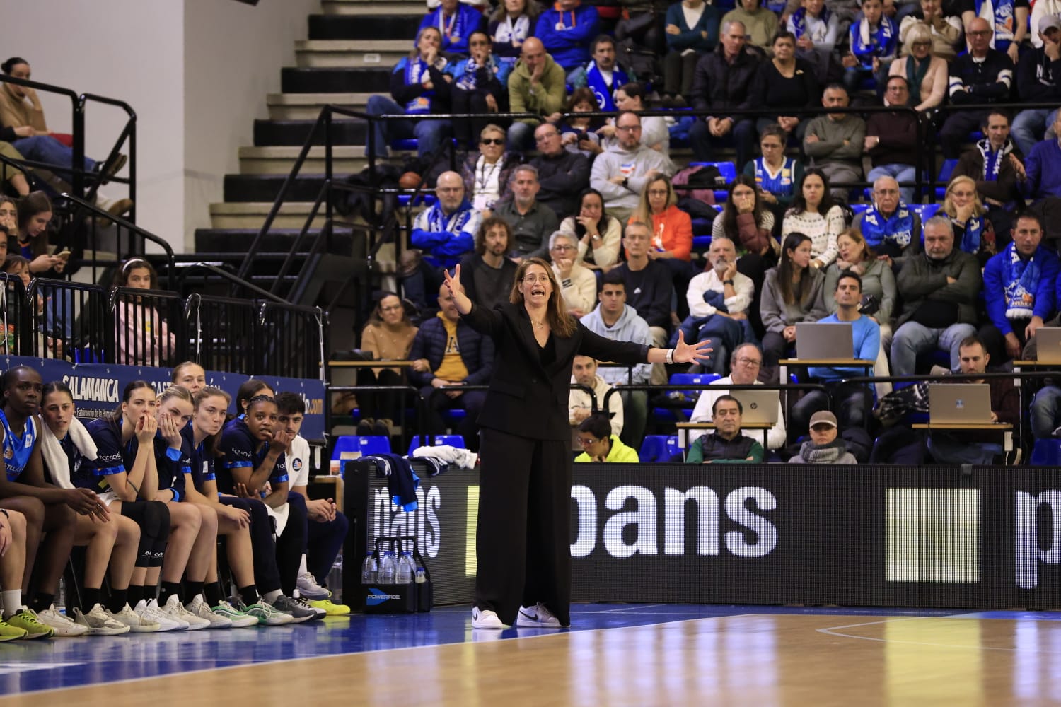 El partido Avenida - Lointek Gernika, en imágenes