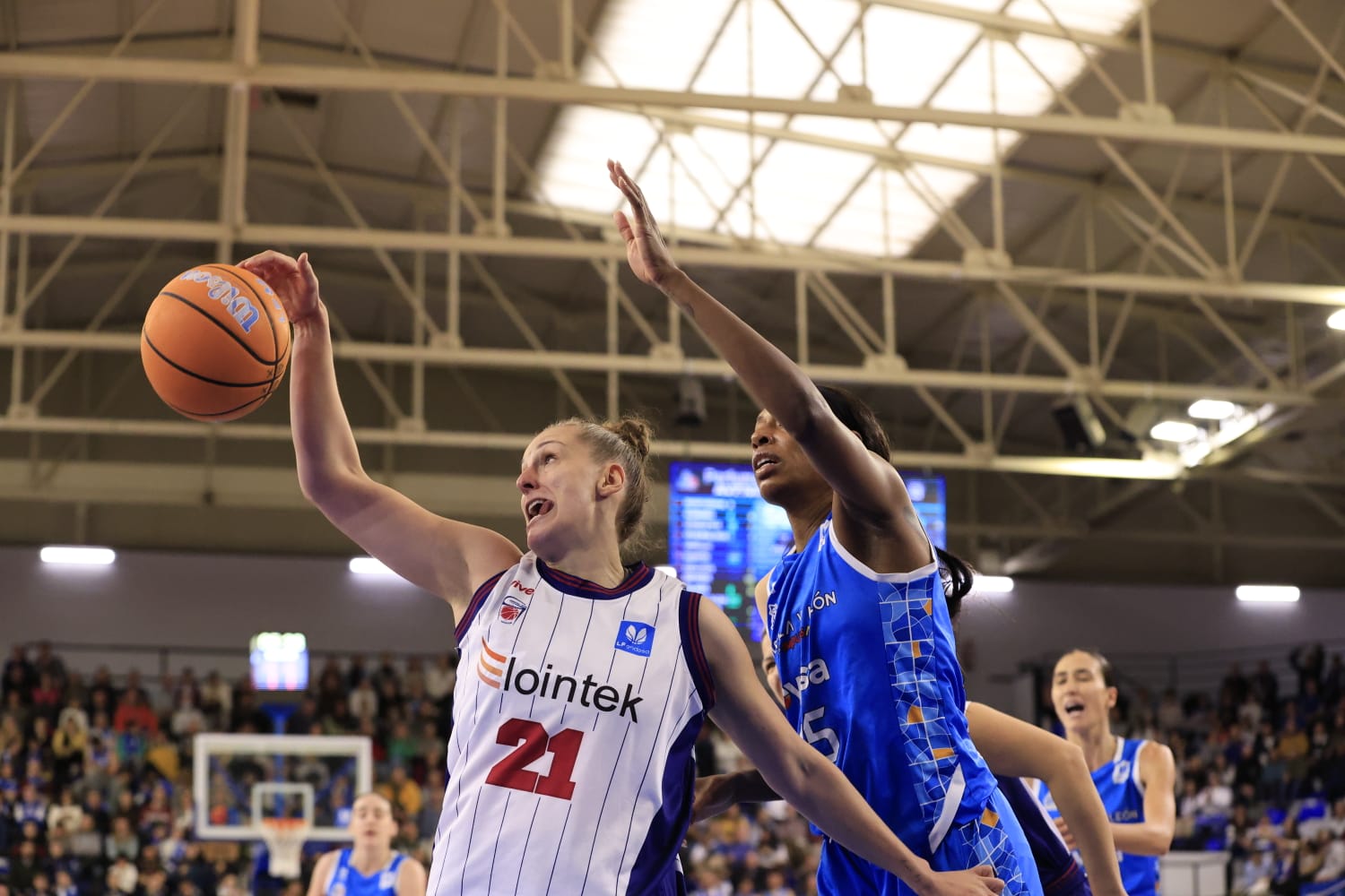 El partido Avenida - Lointek Gernika, en imágenes