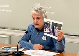 Fernando Rubio, portavoz socialista, explica la iniciativa socialista.