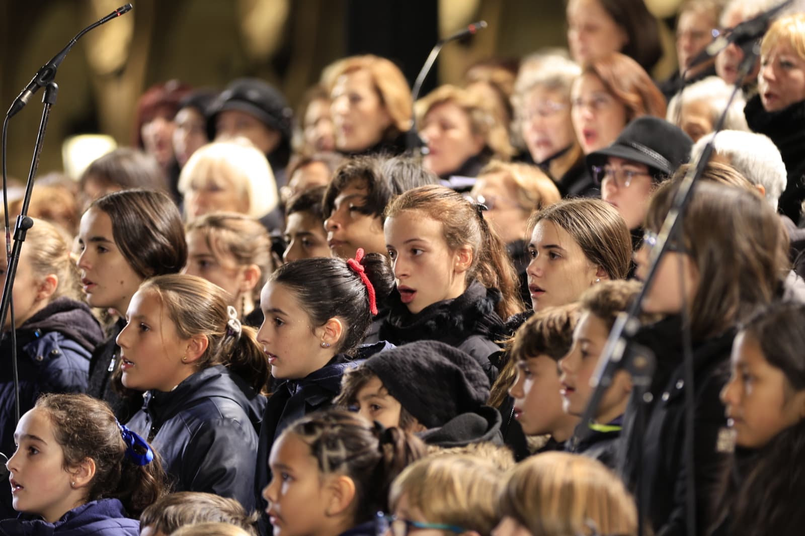 La Navidad ya deslumbra en Salamanca con luces, árbol y videomapping