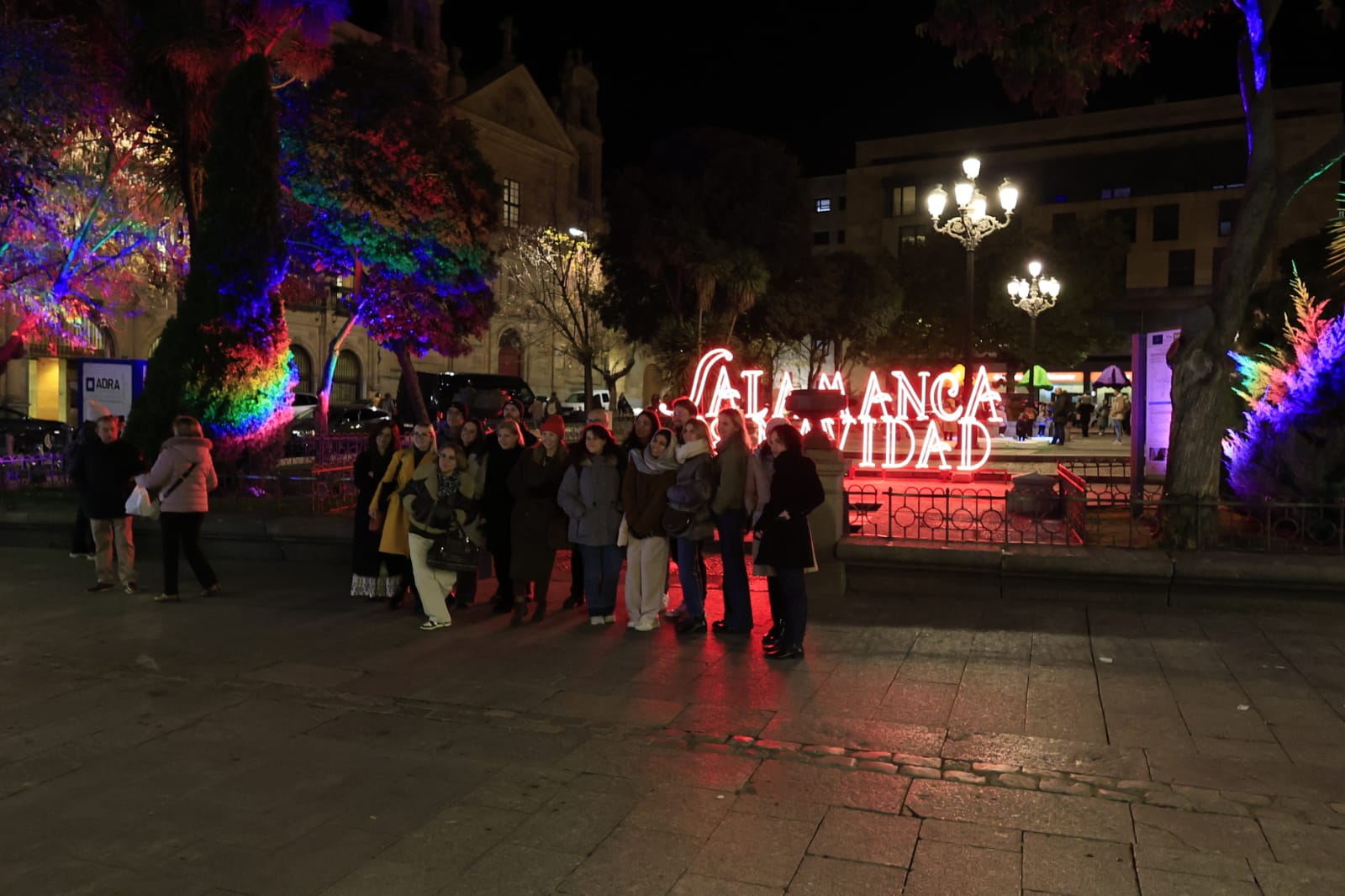 La Navidad ya deslumbra en Salamanca con luces, árbol y videomapping