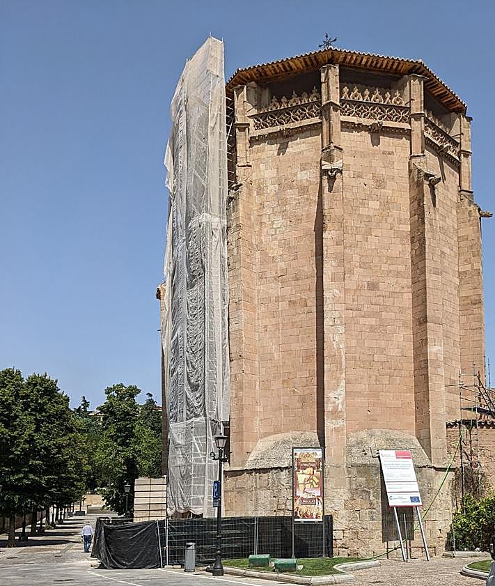 Imagen secundaria 2 - Obras de refuerzo estructural acometidas hace diez años.