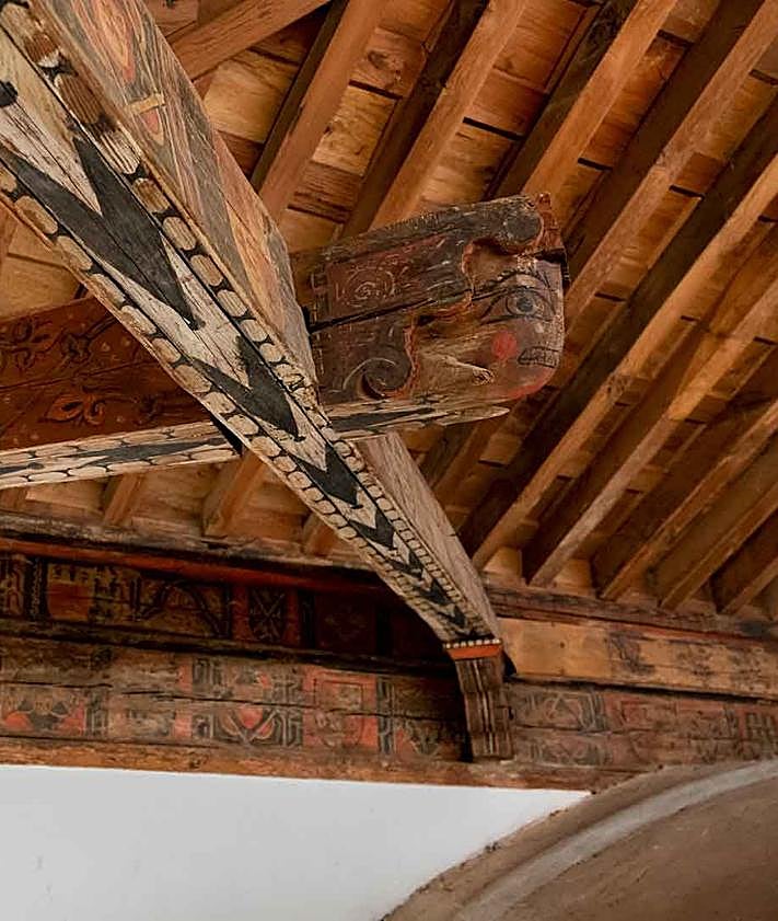 Imagen secundaria 2 - Artesonados descubiertos en la restauración.