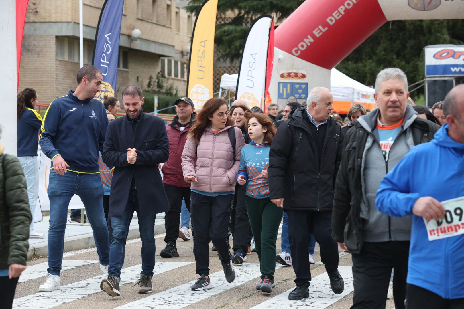 Adrián Moro y Verónica Sánchez, vencedores de la X San Silvestre Universitaria Solidaria