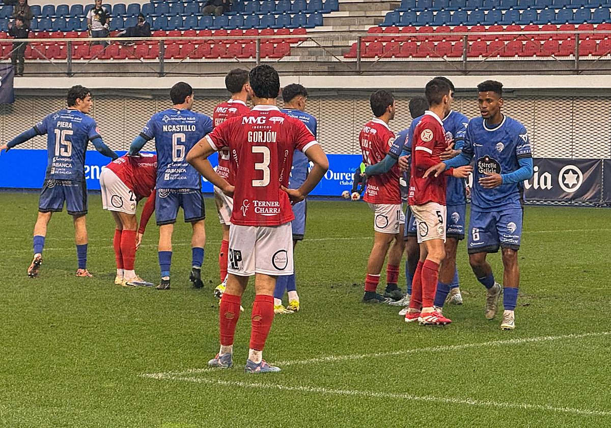 El partido entre Unionistas y el Ourense CF, en imágenes