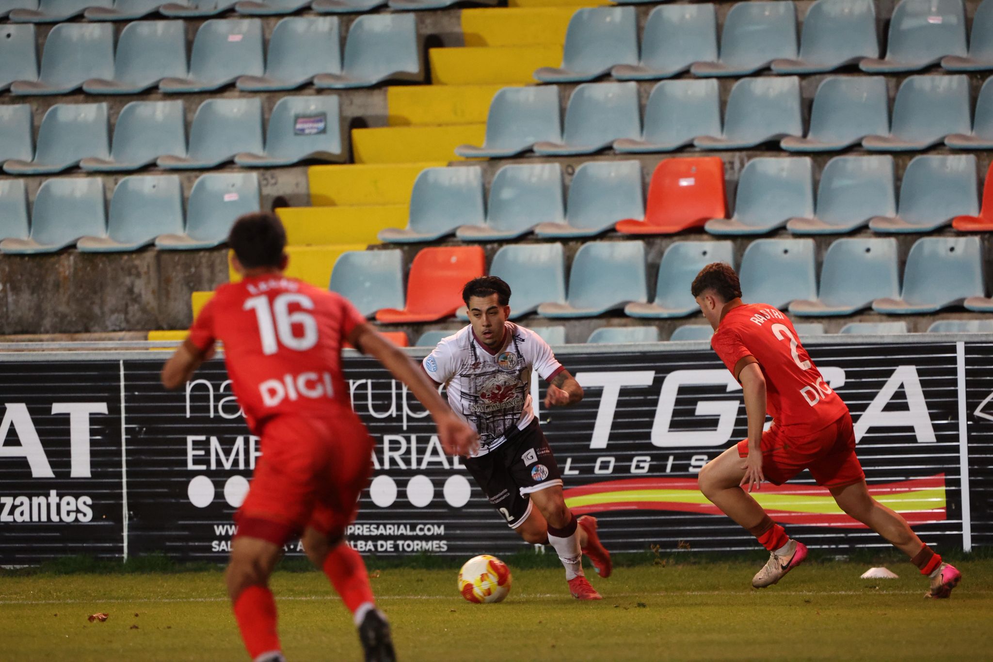 El partido entre el Salamanca CF UDS y el Burgos B, en imágenes