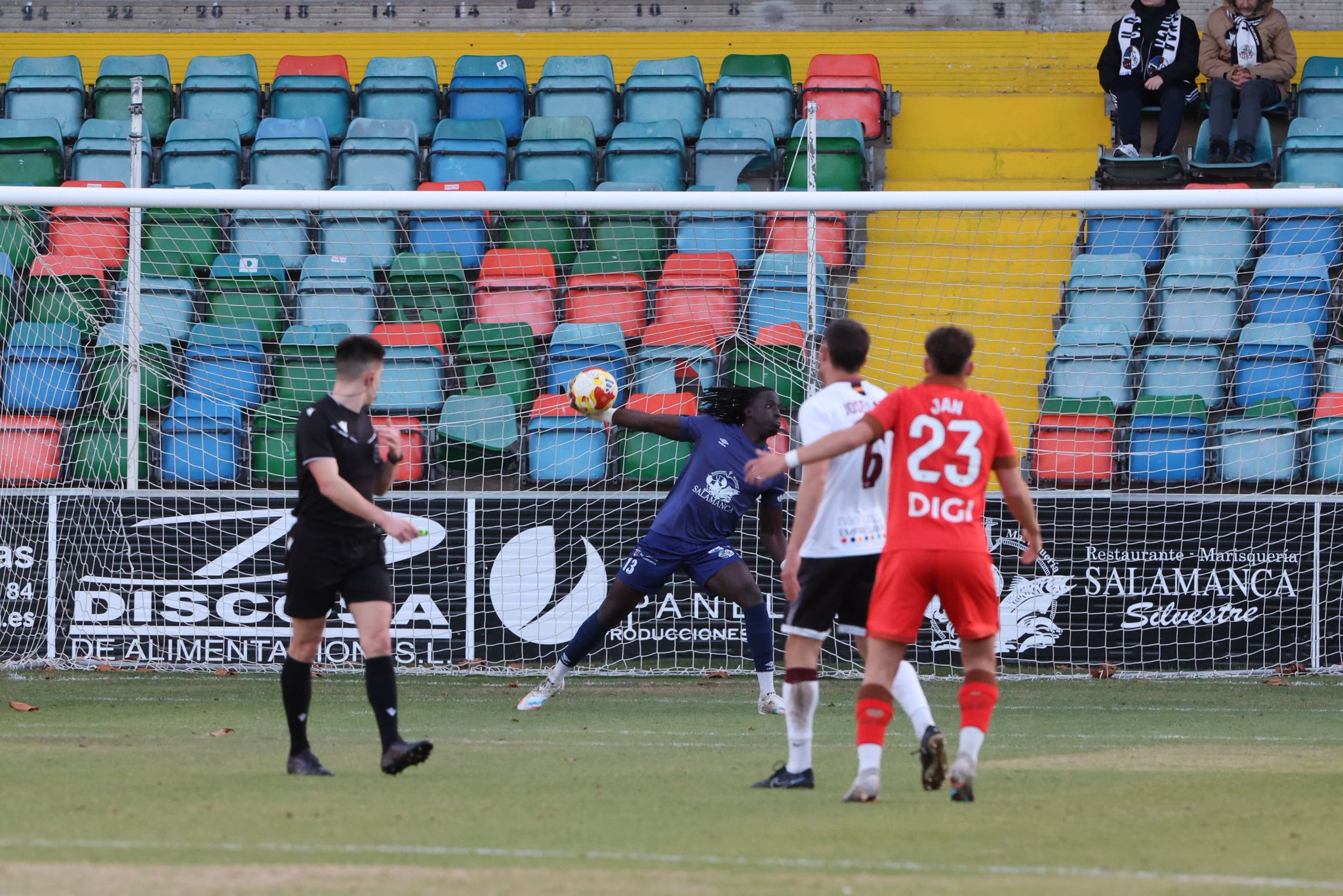 El partido entre el Salamanca CF UDS y el Burgos B, en imágenes