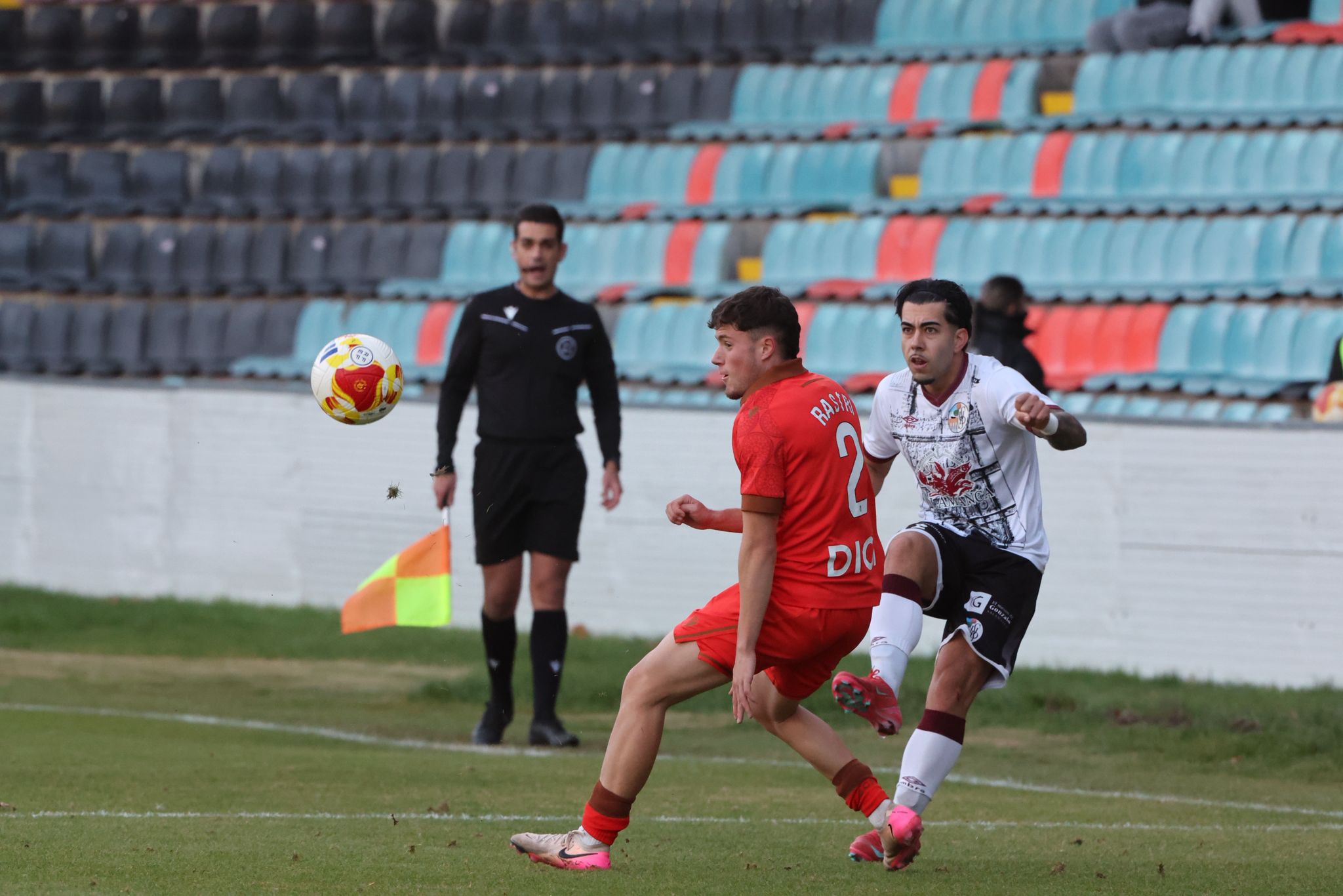 El partido entre el Salamanca CF UDS y el Burgos B, en imágenes