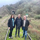 El presidente de la Diputación y otros diputados y alcaldes, presenta el recorrido corto del Camino de Hierro.