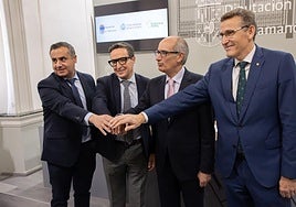 Momento de la firma del protocolo de colaboración entre la Diputación, Eurocaja Rural y la Universidad de Salamanca.