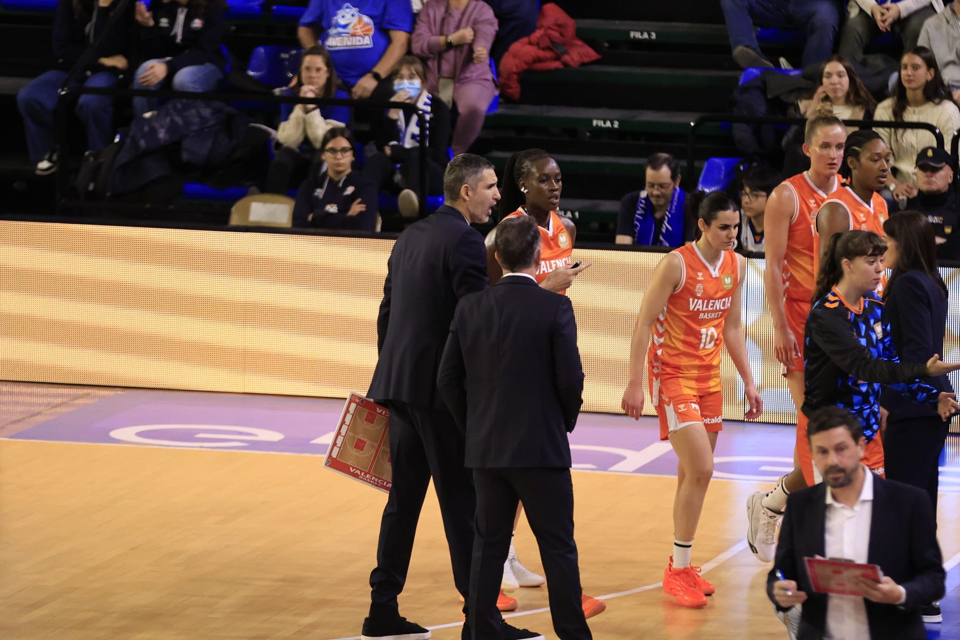 El partido entre Avenida y Valencia Basket, en imágenes