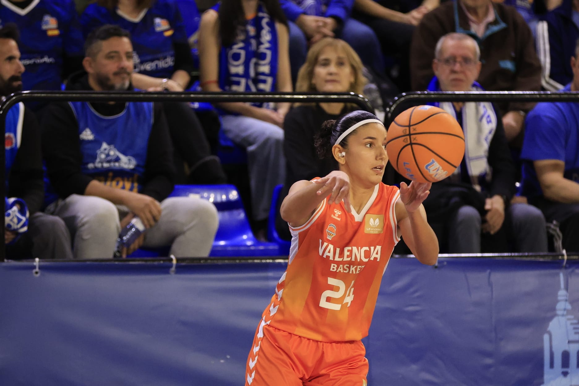 El partido entre Avenida y Valencia Basket, en imágenes
