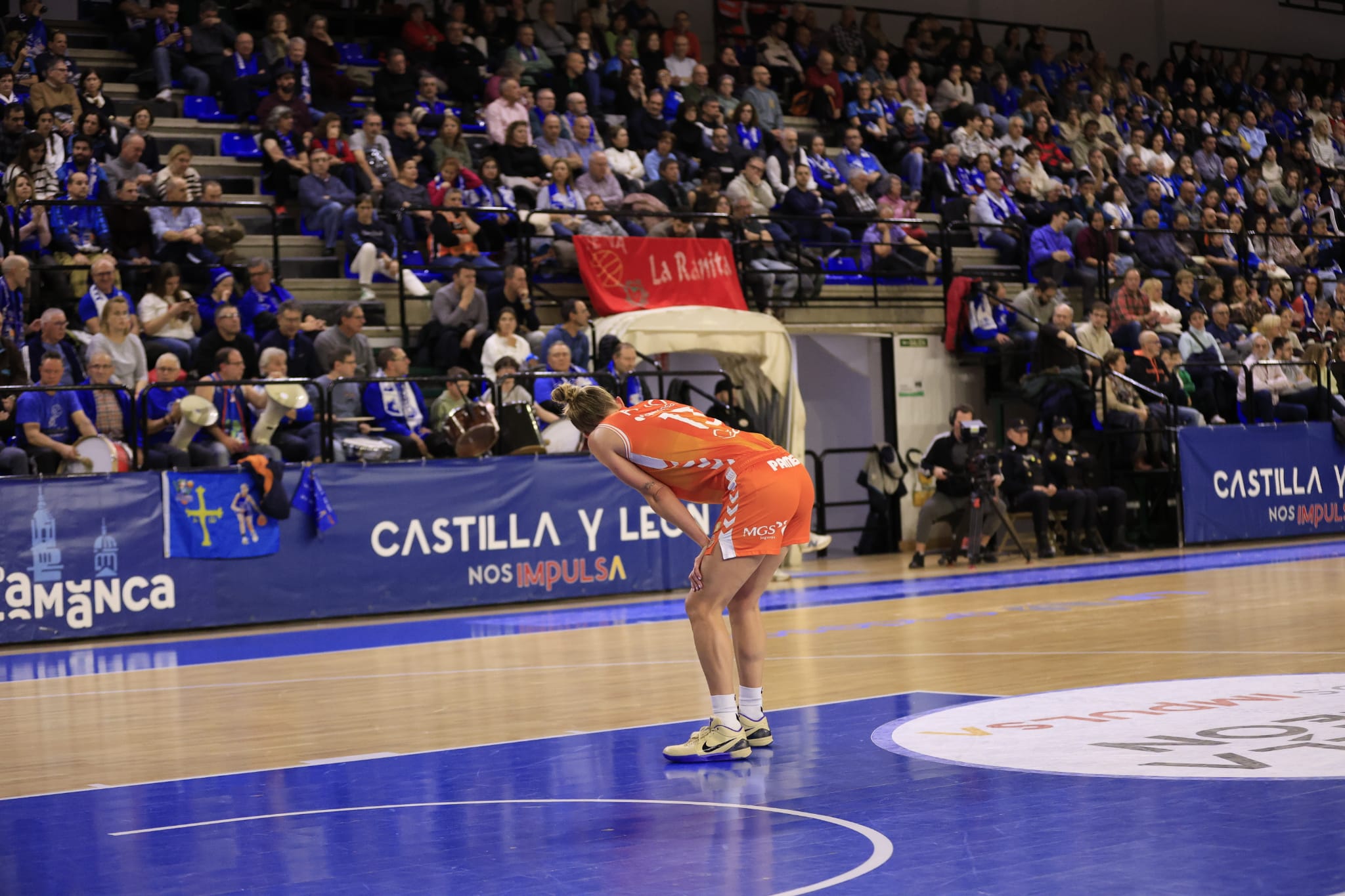 El partido entre Avenida y Valencia Basket, en imágenes