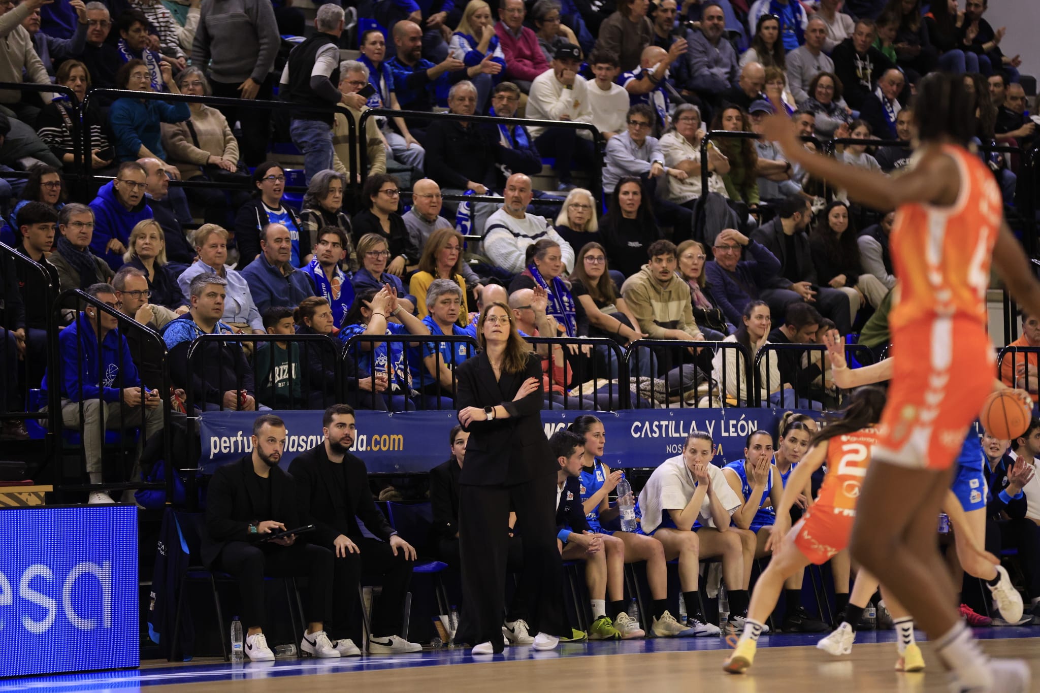 El partido entre Avenida y Valencia Basket, en imágenes