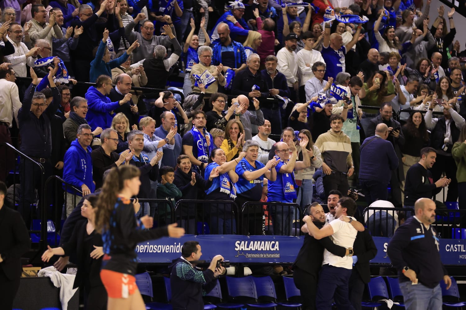 El partido entre Avenida y Valencia Basket, en imágenes