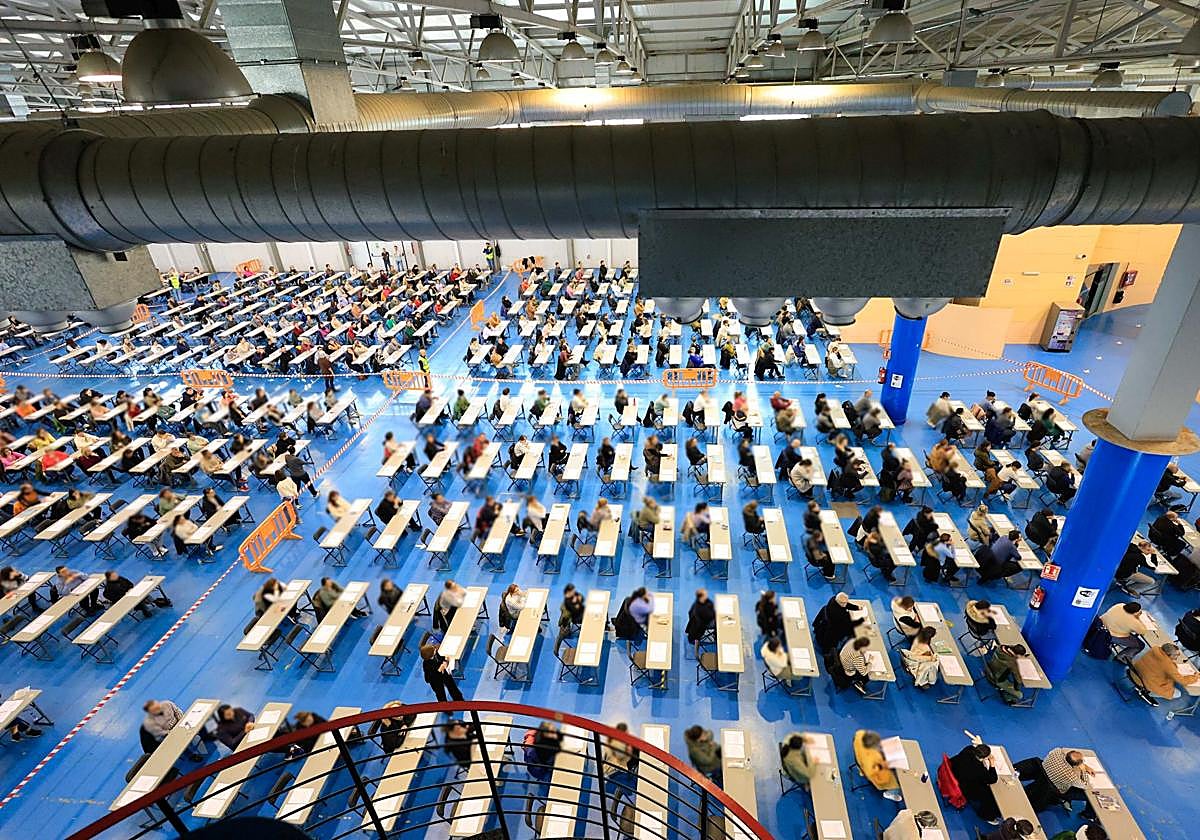 Asistentes a la gran oposición para ser auxiliar administrativo en el Ayuntamiento.