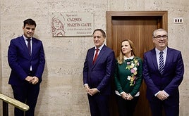 La vivienda de Salamanca donde nació y vivió Carmen Martín Gaite ya cuenta con una placa conmemorativa