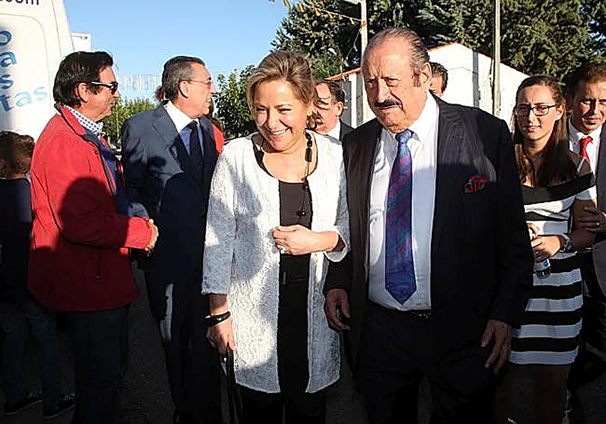 El día de su homenaje en Aldearrodrigo, con la vicepresidenta de la Junta, Rosa Valdeón