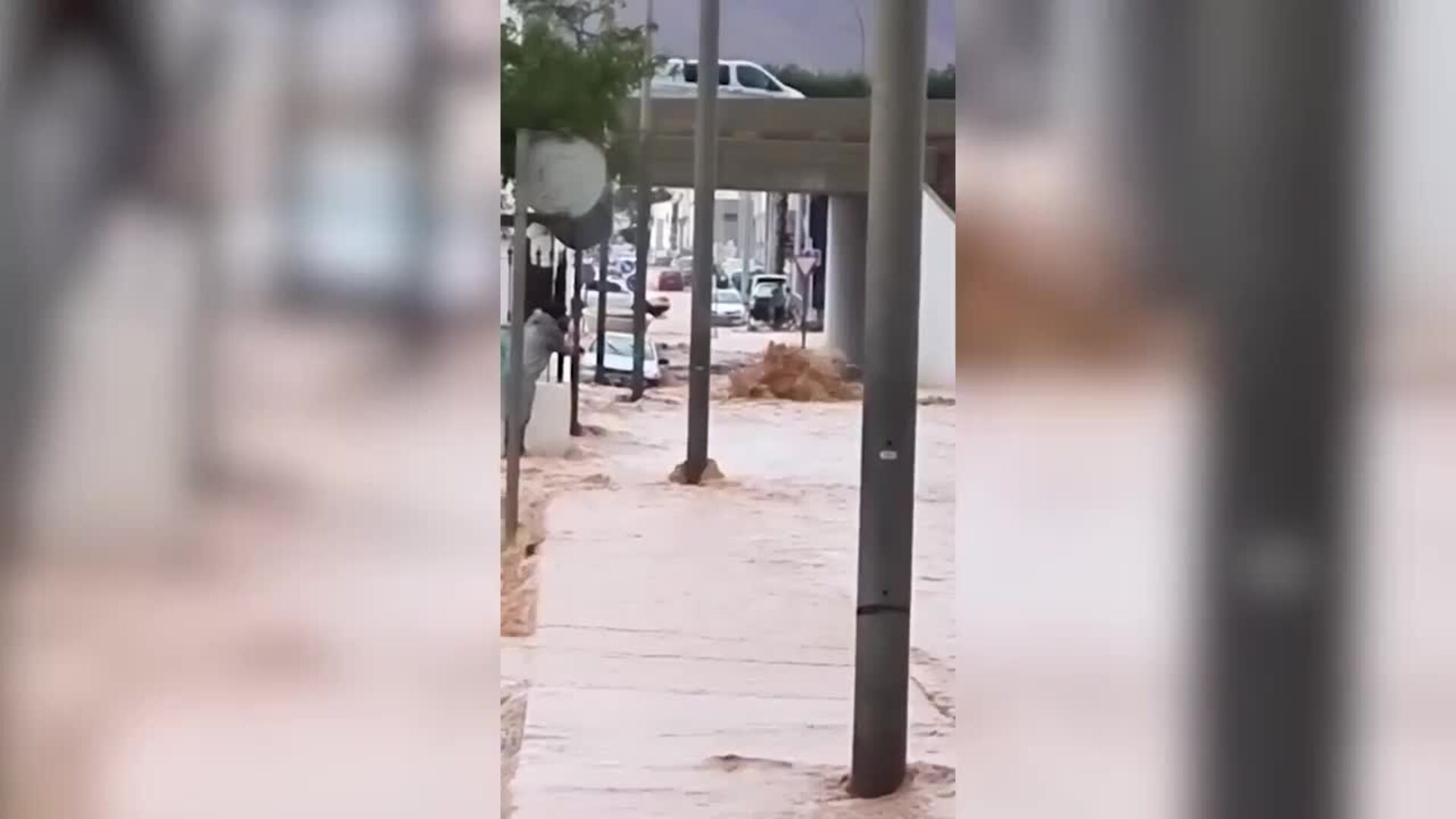 Emergencias recomienda limpiar el barro con palas tras las intensas lluvias en Lanzarote