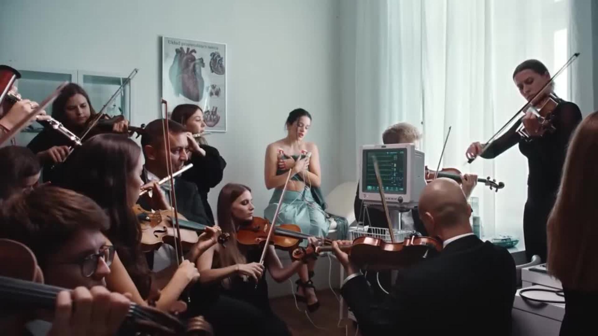 Rosalía anuncia gira mundial por Europa y América para presentar 'Lux'