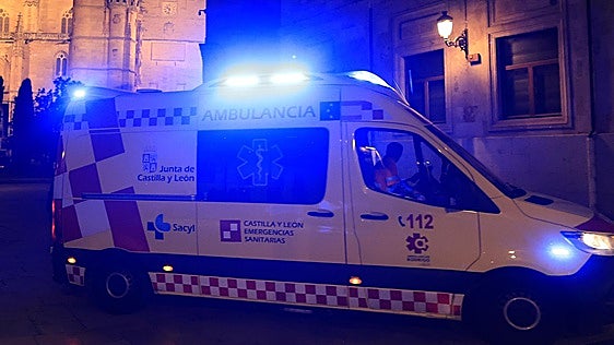 Madrugada caótica en Salamanca: un joven hospitalizado por una pelea en la zona de copas y un detenido sin carné