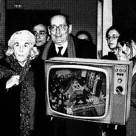 El día que la televisión de un bar cambió para siempre la vida de Carmen Martín Gaite