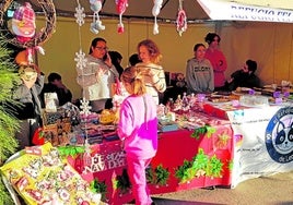 Stände beim Weihnachtsmarkt in Algarrobo im letzten Jahr.