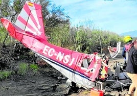 Aufnahme des verunglückten Flugzeugs.