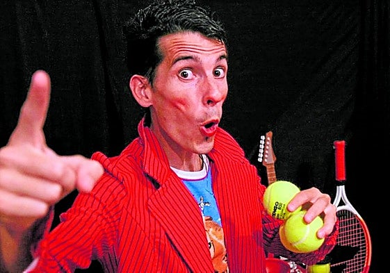 Manolo Carambolo vereint Zirkus, Mimik und Humor.