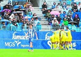 Die Spieler von Cádiz freuen sich über das späte Siegtor.
