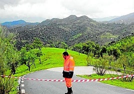 Straßensperrung bei Almogía.