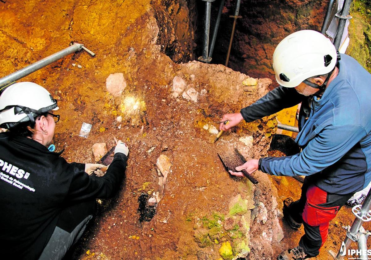 Archäologische Ausgrabungsarbeiten in der Ebene TE7 der Sima del Elefante (Sierra de Atapuerca, Burgos).