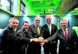 Andalusische Tourismusvertreter schhlossen bei der ITB 2024 das Abkommen mit dem DRV.