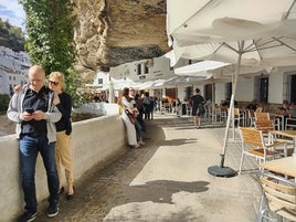 Die Calle Cuevas del Sol ist eine der Hauptattraktionen von Seteni de las Bodegas..